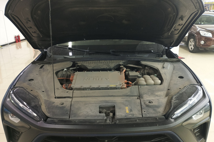 蔚来ES8 2018款 355KM 基准版 七座版机舱底盘24