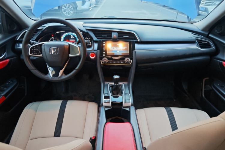 本田 思域 2016款 220TURBO 手动豪华版中控内饰12