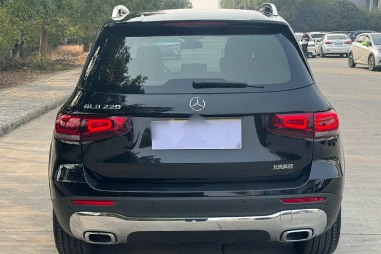 奔驰GLB 2023款 GLB 220 动感型车身外观6002