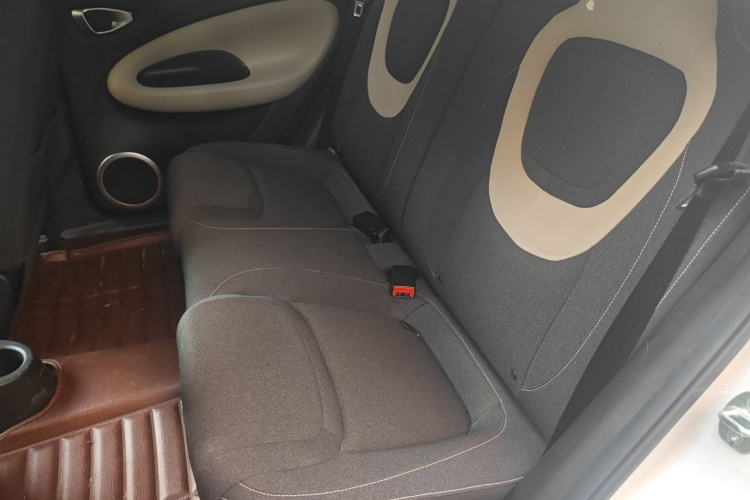 五菱汽车 五菱缤果 2023款 333km 快享款中控内饰7004