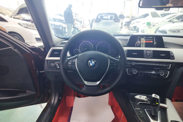 宝马3系 2016款 320Li 豪华设计套装中控内饰13
