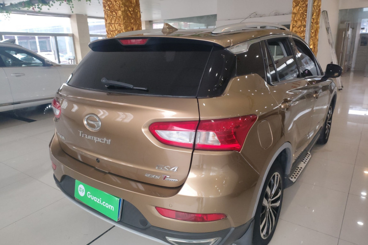 广汽传祺 传祺GS4 2016款 235T G-DCT豪华版车身外观7