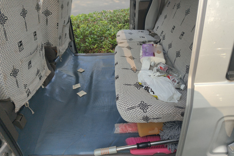 五菱汽车 五菱荣光 2011款 1.2L标准型中控内饰21