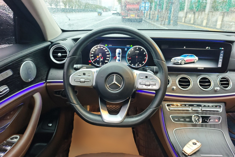 奔驰E级 2020款 E 300 L 运动豪华型局部细节13