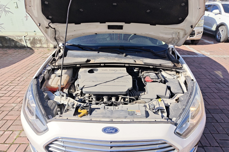 福特 福睿斯 2017款 幸福版 1.5L 手动时尚型机舱底盘24