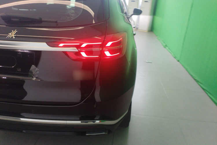 红旗HS5 2022款 改款 2.0T 智联旗享版车身外观9