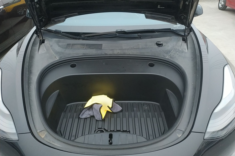 特斯拉 Model 3 2021款 标准续航后驱升级版机舱底盘24