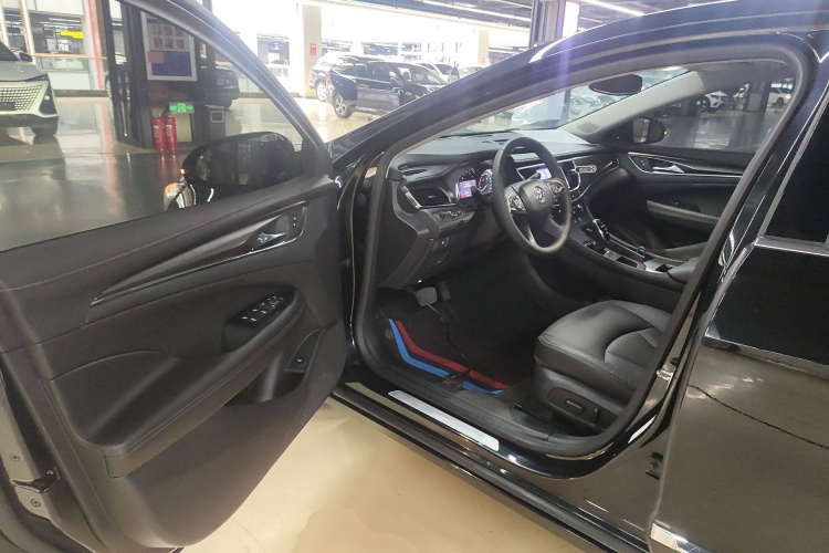 别克 君越 2022款 652T 豪华型中控内饰7003