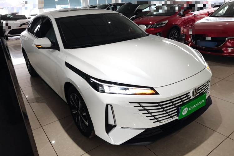 长安 逸动 2024款 1.5T GDI自动 旗舰型车身外观3