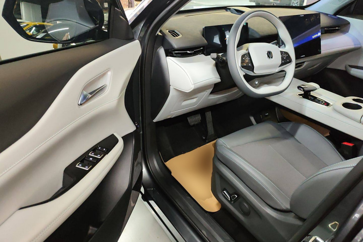 长安UNI-Z 2025款 1.5T 豪华型中控内饰20