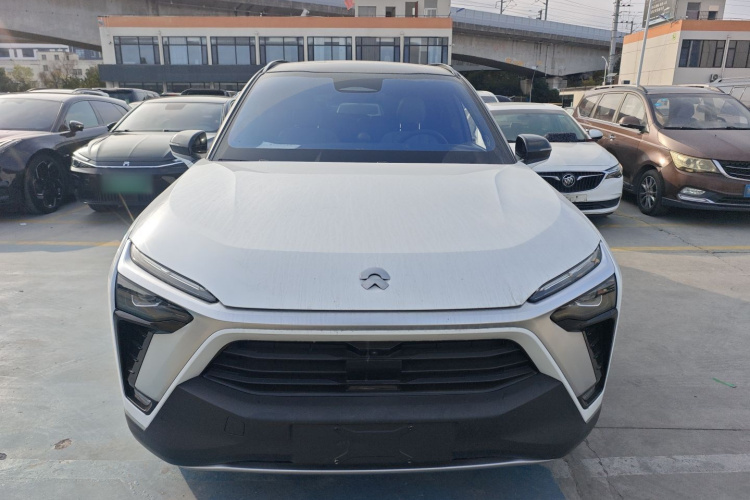 蔚来ES8 2020款 580KM 签名版 六座版车身外观2