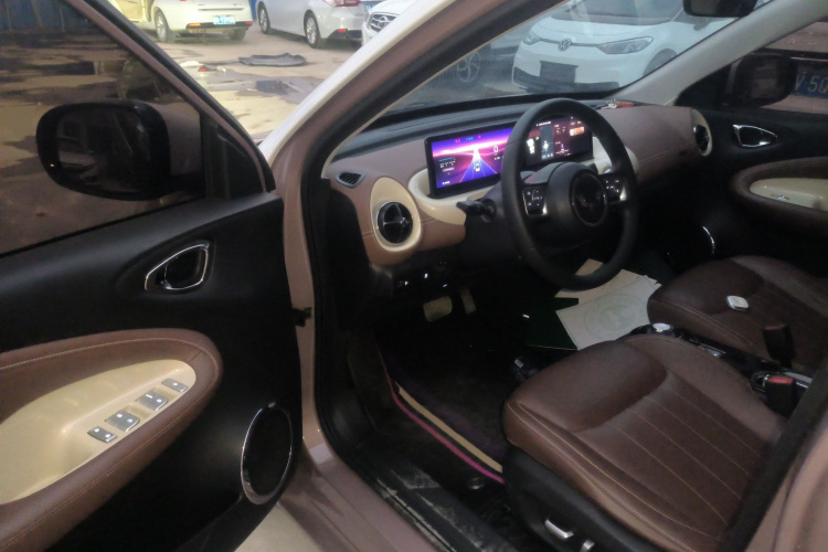 五菱汽车 五菱缤果 2023款 333km 灵犀互联+款中控内饰20