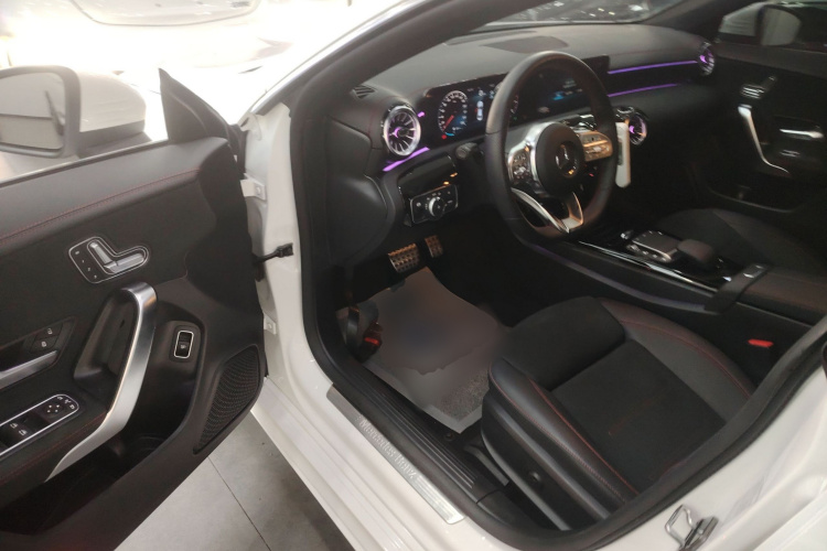 奔驰CLA 2023款 CLA 200中控内饰20