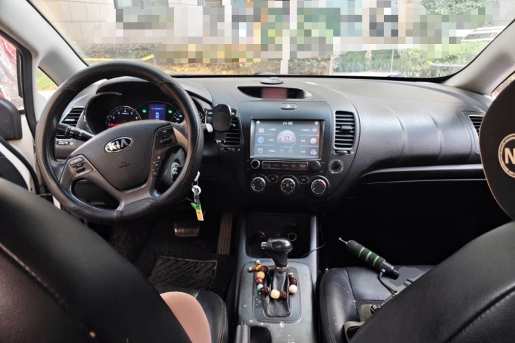 起亚K3 2015款 1.6L 自动GL中控内饰12