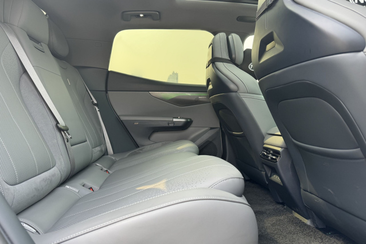 领克07 2024款 EM-P 126长续航 Ultra中控内饰7009