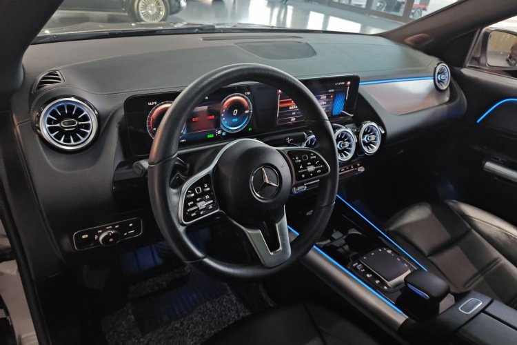 奔驰EQA 2023款 EQA 260中控内饰12