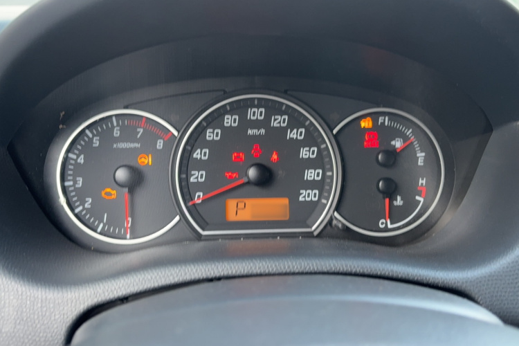 铃木 雨燕 2016款 1.5L 自动时尚型酷玩版局部细节14