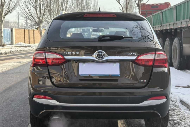 中华V5 2016款 1.5T 自动两驱智能型车身外观6006