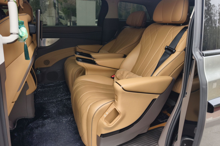 腾势D9 2022款 DM-i 970 四驱旗舰型中控内饰21