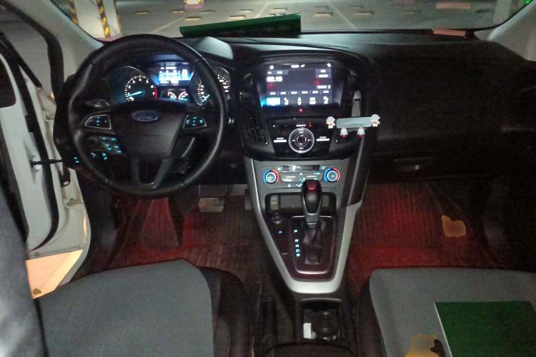 福特 福克斯 2018款 两厢经典 EcoBoost 180 自动运动型中控内饰12