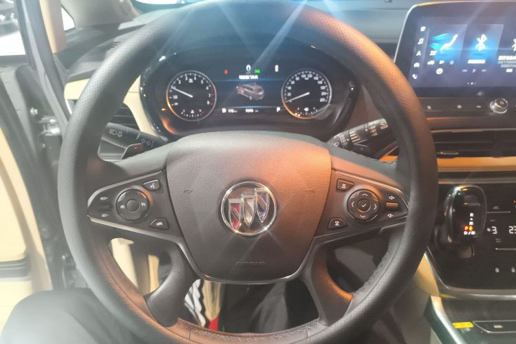 别克GL8 2023款 改款 陆上公务舱 豪华型中控内饰13