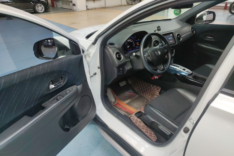 思铭 东风本田X-NV 2020款 风驰版中控内饰20