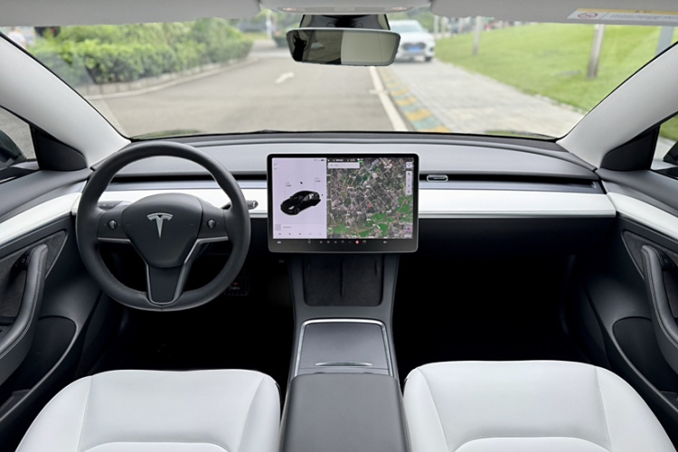 特斯拉 Model 3 2021款 标准续航后驱升级版 3D6中控内饰7002