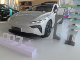 东风奕派 eπ007 2026款 007+ 纯电 650 Ultra+激光雷达版