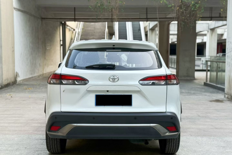 丰田 锋兰达 2023款 2.0L CVT豪华版车身外观6003