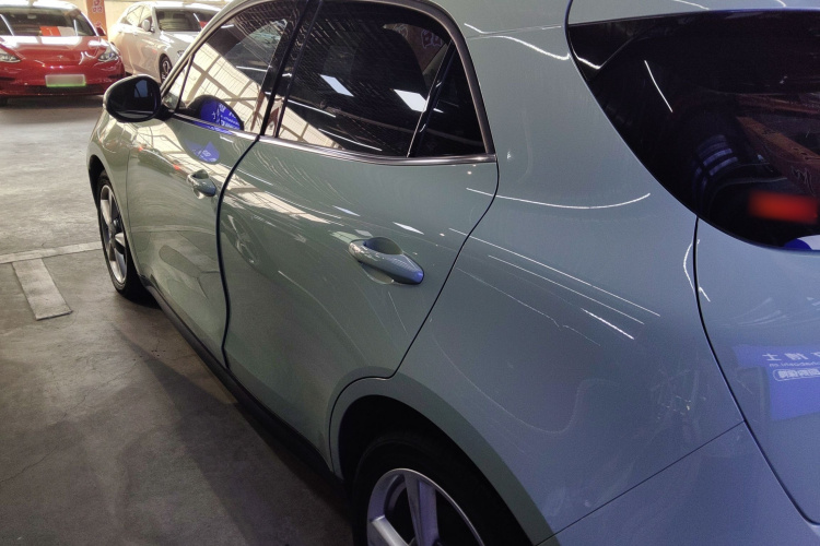 欧拉好猫 2023款 401km标准续航 尊荣型 磷酸铁锂车身外观4