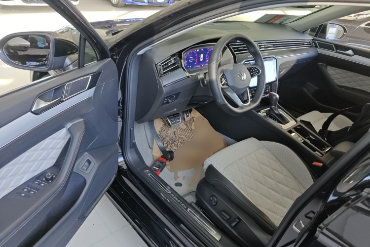大众 迈腾 2025款 众享款 330TSI DSG豪华型中控内饰7003
