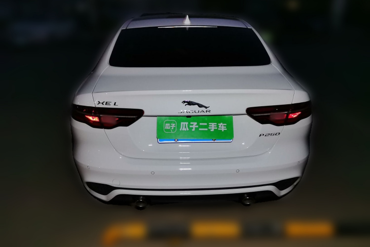 捷豹XEL 2024款 2.0T 250PS R-DYNAMIC S进取运动版车身外观6
