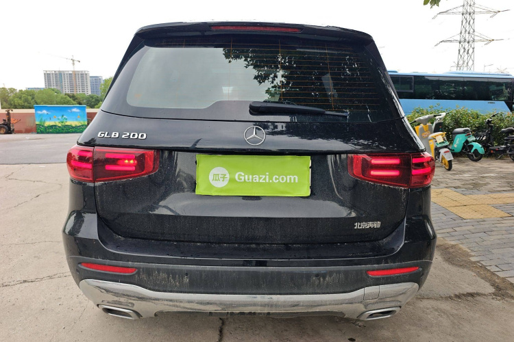 奔驰GLB 2024款 GLB 200 时尚型车身外观6