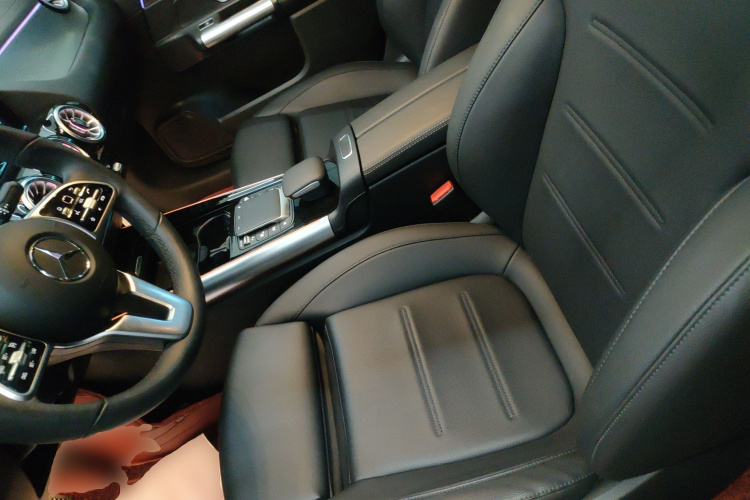 奔驰GLA 2023款 GLA 220中控内饰19