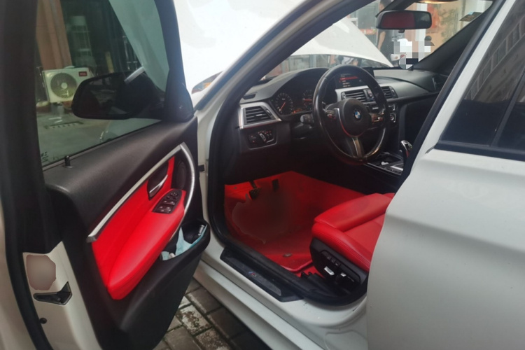 宝马3系 2019款 320i M运动曜夜版中控内饰7003