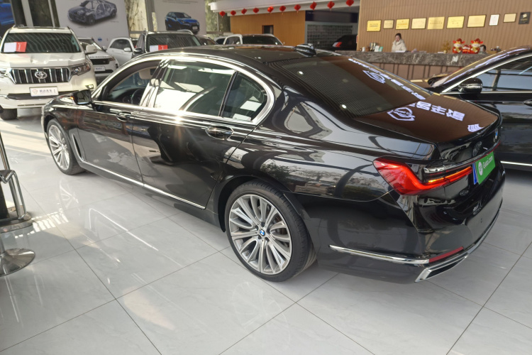 宝马7系 2021款 740Li 领先型 豪华套装车身外观6003