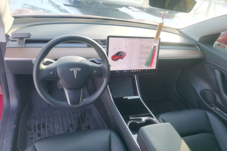 特斯拉 Model 3 2020款 标准续航后驱升级版中控内饰12