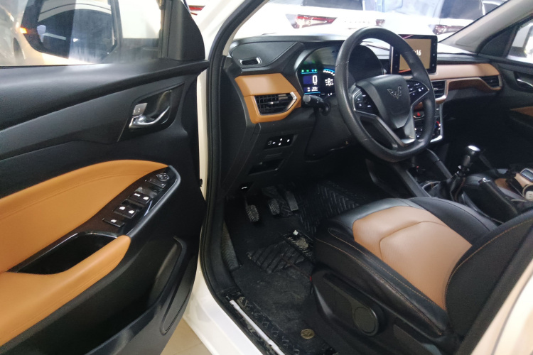 五菱汽车 五菱宏光S3 2019款 1.5L 手动豪华型 国VI中控内饰7003