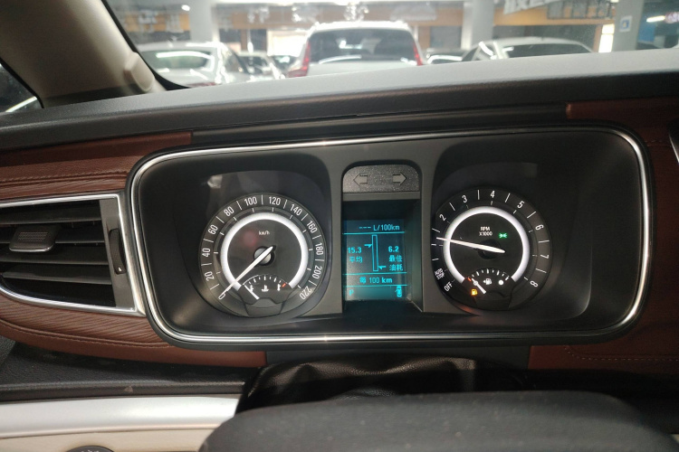 别克GL8 2017款 25S 豪华型 国V局部细节14