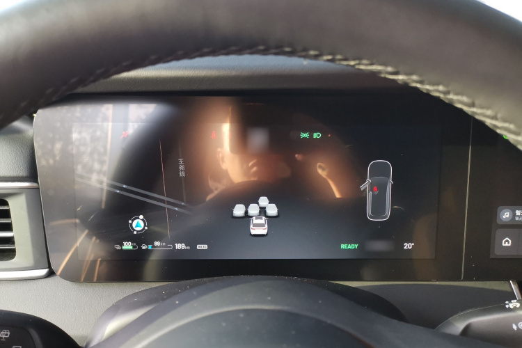 理想汽车 理想ONE 2021款 增程6座版局部细节14