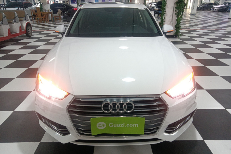 奥迪A4L 2018款 30周年年型 40 TFSI 时尚型车身外观2