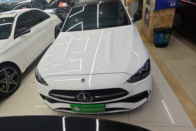 奔驰C级 2025款 C 260 L 皓夜运动版车身外观2