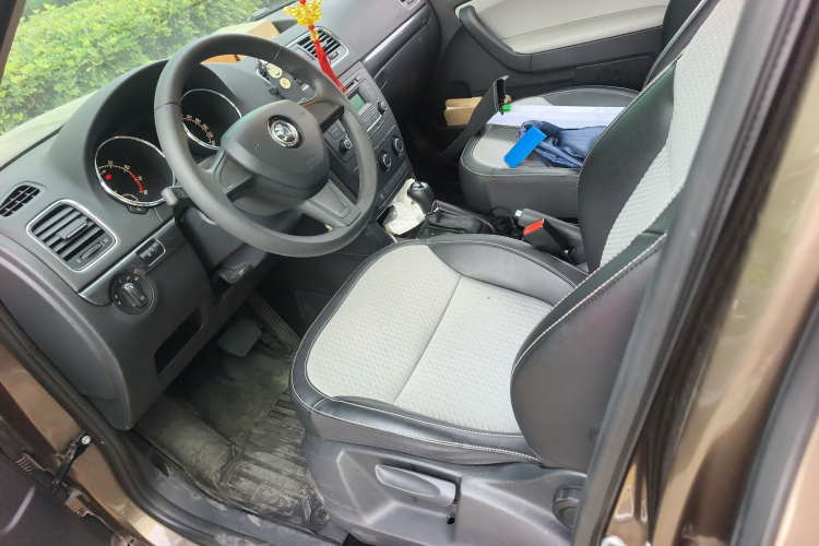 斯柯达 Yeti 2017款 TSI280 DSG前行版中控内饰19