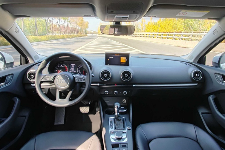 奥迪A3 2019款 Limousine 35 TFSI 进取型 国VI中控内饰7002