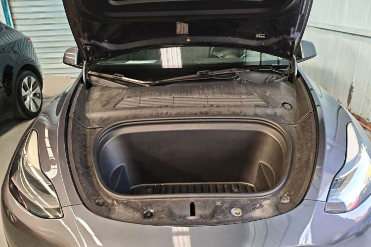 特斯拉 Model Y 2021款 长续航全轮驱动版局部细节24