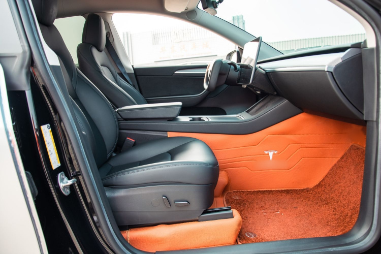 特斯拉 Model Y 2022款 改款 后轮驱动版中控内饰7005