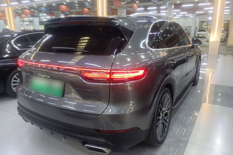 保时捷 Cayenne新能源 2019款 Cayenne E-Hybrid 2.0T车身外观7