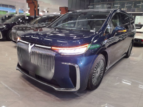 岚图汽车 岚图梦想家 2025款 PHEV 四驱旗舰鲲鹏版