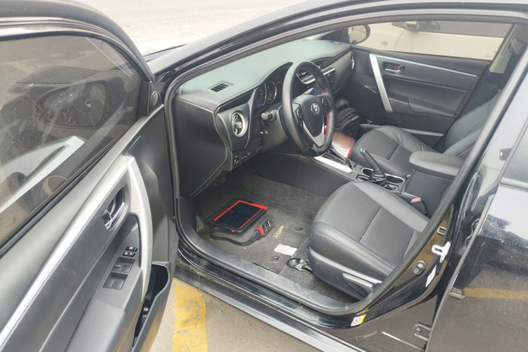 丰田 雷凌 2017款 改款 185T CVT精英版 国V中控内饰20