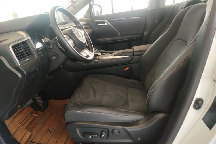 雷克萨斯RX 2020款 改款 300 两驱精英版中控内饰19